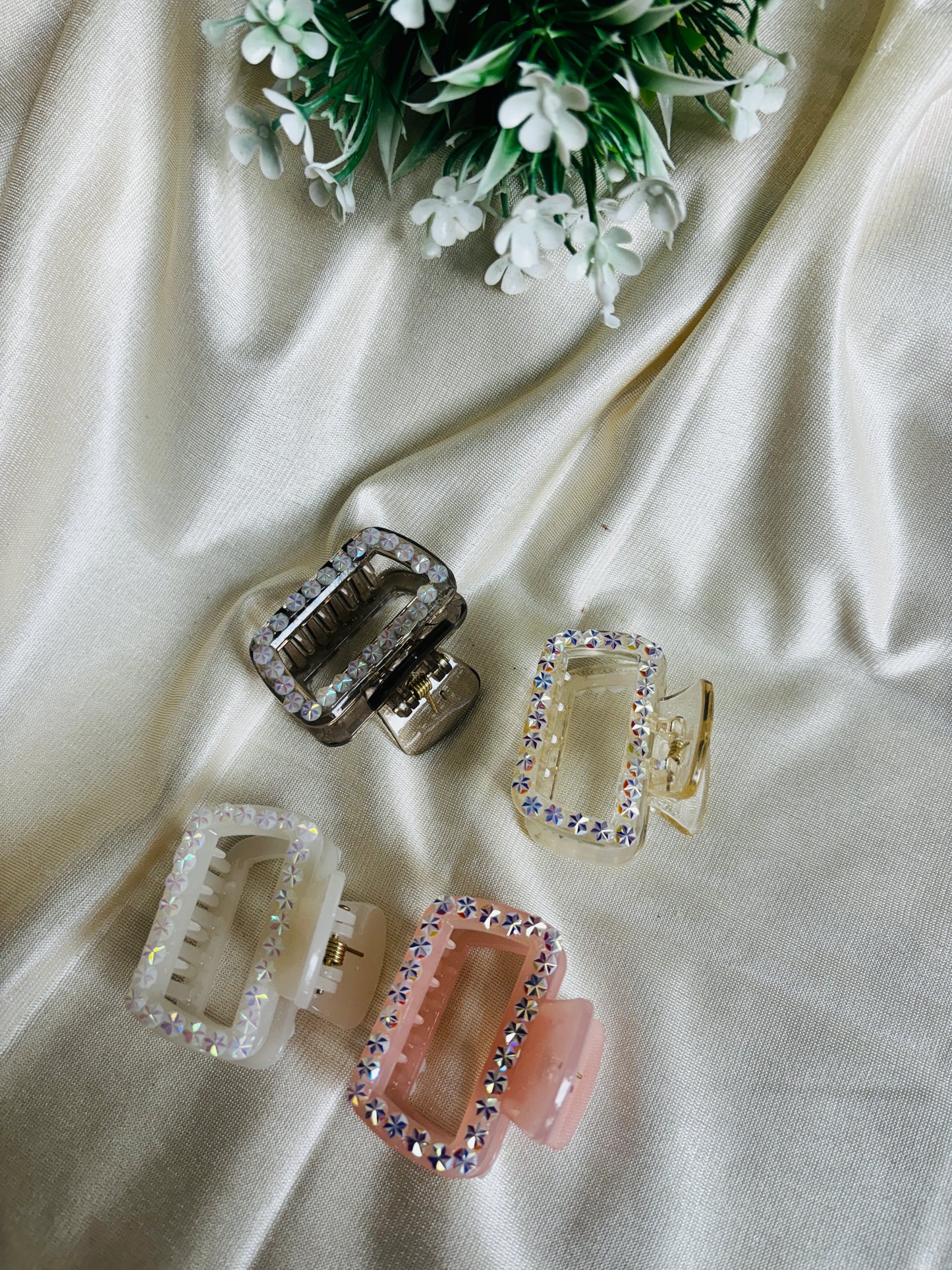 Set of 4 Medium Size Claw Clips | Soft Hair Tie Pack for Everyday Styling