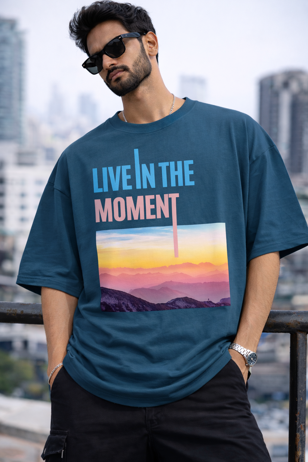 Live in the Moment Oversize T-Shirt | Inspirational Quote Unisex Streetwear